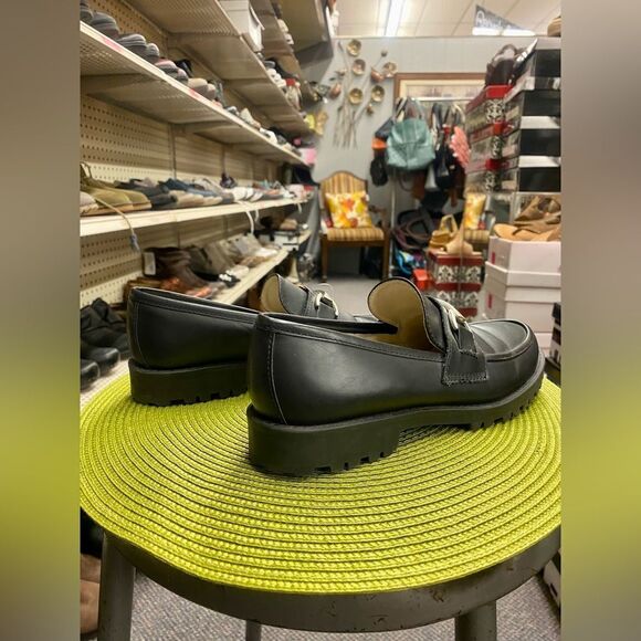 Reaction Sz. 8 BlackLeather Loafer Shoes - Picture 5 of 7